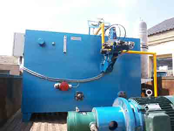 500噸油壓(ya)機油缸(gang)