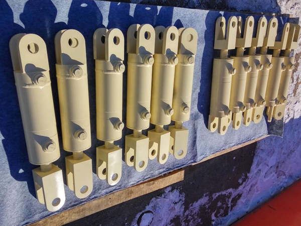 美(měi)卓破碎(suì)機用液(yè)壓缸